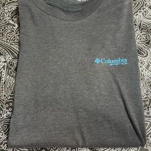 Men’s Columbia Short Sleeve T-Shirt. Size Large.